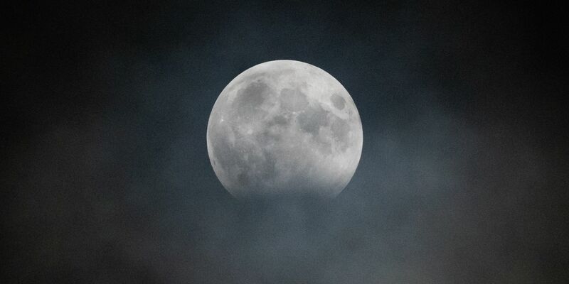 Die Bundesregierung will binnen fünf Jahren 35 Milliarden Euro für Weltraumprojekte und eine Sicherheitsarchitektur im All bereitstellen. (Symbolbild)  - Foto: Christophe Gateau/dpa