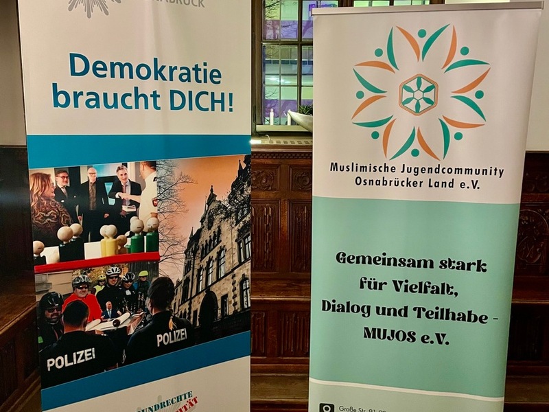POL-OS: Osnabrück: Abschlussveranstaltung des Projekts Gemeinsam Sicherheit schaffen - Muslimische Jugendliche begegnen Polizistinnen und Polizisten - Foto: presseportal.de