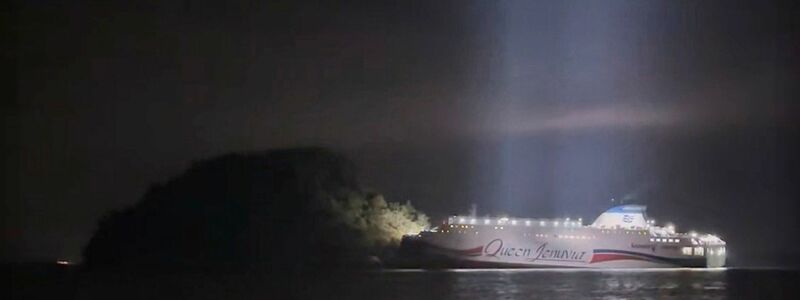 Die Fähre lief auf Grund. - Foto: Uncredited/The Korea Coast Guard via Yonhap/AP/dpa