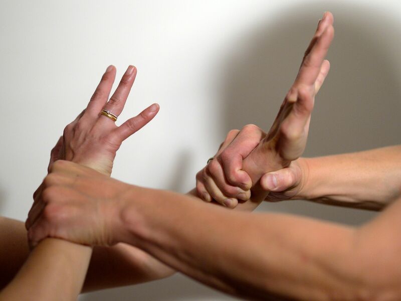 Weltweit ist fast jede dritte Frau betroffen. (Symbolbild) - Foto: Maurizio Gambarini/dpa