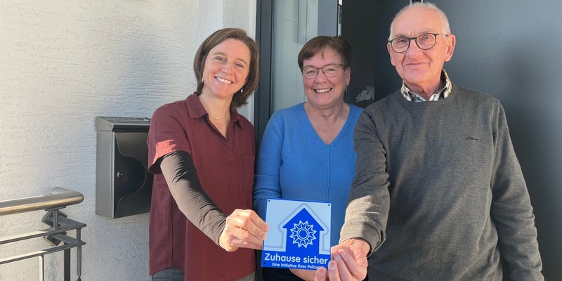 POL-PB: Polizei verleiht Plakette Zuhause sicher - Foto: presseportal.de