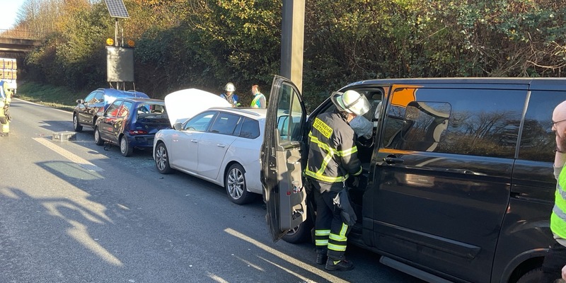 FW-DO: Verkehrsunfall auf der B236 mit vier PKW - Foto: presseportal.de