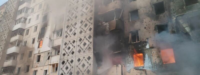 Die Ukraine leidet täglich unter Zerstörungen, will aber keine Friedenslösung, die einer Kapitulation gleichkäme. - Foto: Uncredited/Ukrainian Emergency Service/AP/dpa