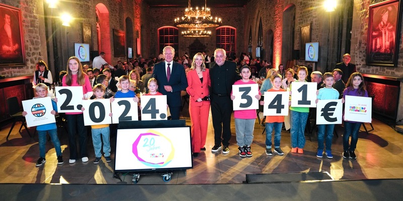 BRAWO GROUP übergibt 2.024.341 Euro Spende beim 30. RTL-Spendenmarathon - Foto: presseportal.de