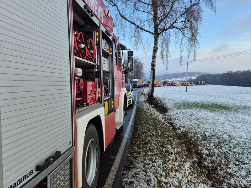 FW-AR: Verkehrsunfall zwischen PKW und besetztem Großraumtaxi - Foto: presseportal.de
