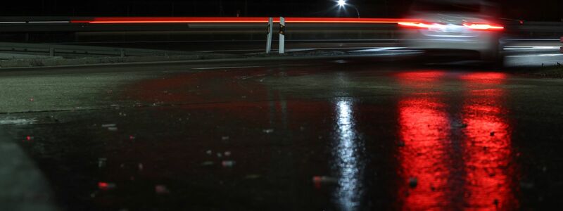 Fünf Fahrzeuge sind auf der A20 durch die glatte Straße verunfallt. (Symbolbild) - Foto: Karl-Josef Hildenbrand/dpa