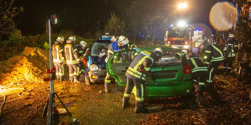 FFW Schwalmtal: Aufwendige Unwetterlage bildet Grundlage für die Jahresabschlussübung der Feuerwehr Schwalmtal - Foto: presseportal.de