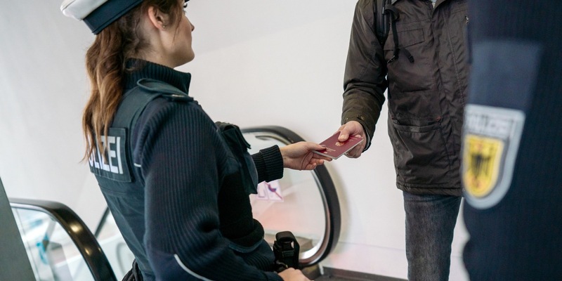 Bundespolizeidirektion München: Bundespolizei Flughafen München nimmt 27-Jährigen fest - Foto: presseportal.de