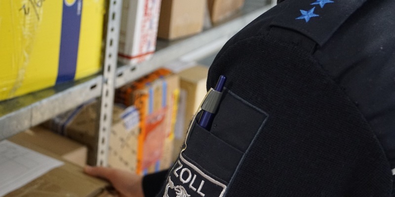 HZA-A: Black Friday und Weihnachten: Wichtige Hinweise des Zolls zu Sendungen aus dem Ausland - Foto: presseportal.de