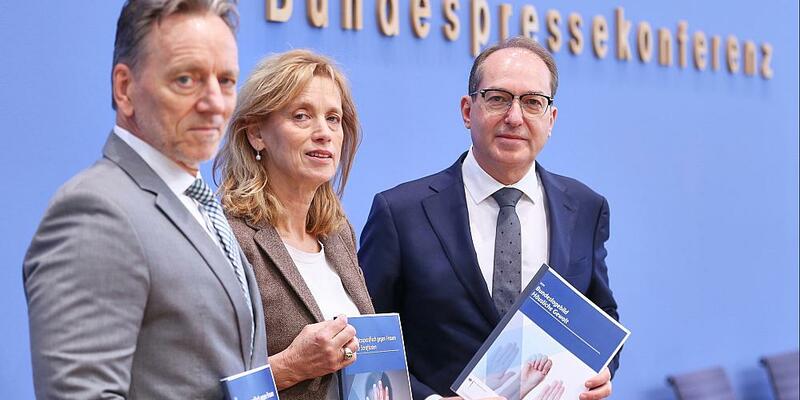 Vorstellung der Bundeslagebilder Häusliche Gewalt 2024 und Geschlechtsspezifisch gegen Frauen gerichtete Straftaten 2024 am 21.11.2025 - Foto: über dts Nachrichtenagentur