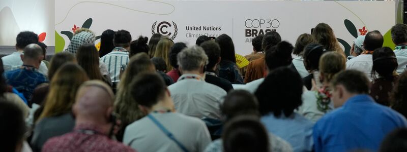 Auf der Klimakonferenz wird in den letzten Stunden hart um die Beschlüsse gerungen. - Foto: Fernando Llano/AP/dpa