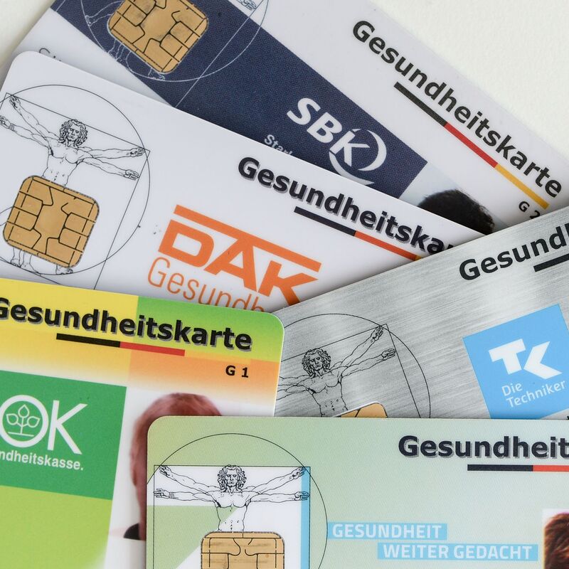 Der Bundesrat bremst das Sparpaket für stabile Krankenkassenbeiträge vorerst aus. (Archivbild)  - Foto: Jens Kalaene/dpa-Zentralbild/dpa