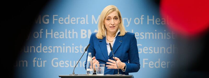 Warken warnt vor höheren Beiträgen. (Archivbild) - Foto: Annette Riedl/dpa