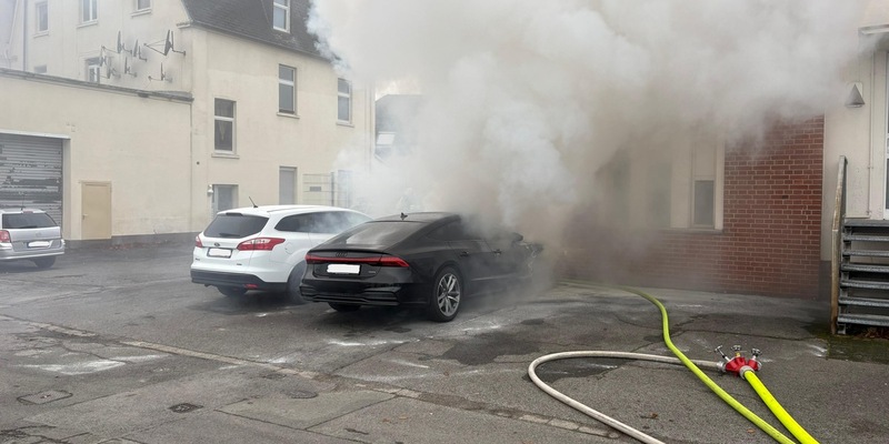 FW-WRN: PKW-Brand in der Lippestraße - Foto: presseportal.de