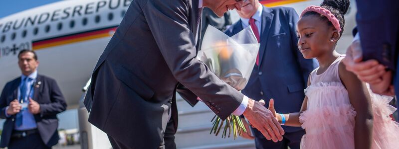 Bundeskanzler Friedrich Merz und andere Europäer betreiben am Randes des G20-Gipfels in Johannesburg Krisenmanagement. - Foto: Michael Kappeler/dpa