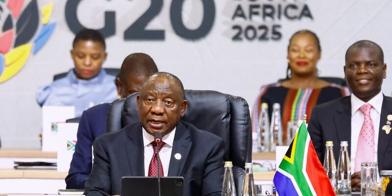 Der südafrikanische Präsident Cyril Ramaphos ist Gastgeber des ersten G20-Gipfels auf dem afrikanischen Kontinent. - Foto: Thomas Mukoya/Pool Reuters/dpa
