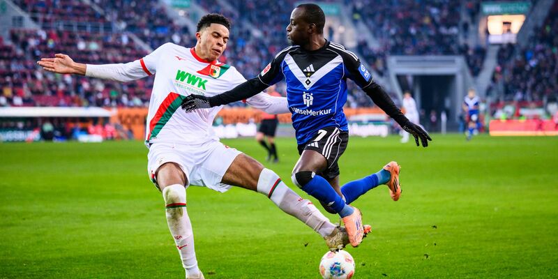 Augsburg-Trainer Sandro Wagner kann aufatmen. - Foto: Tom Weller/dpa