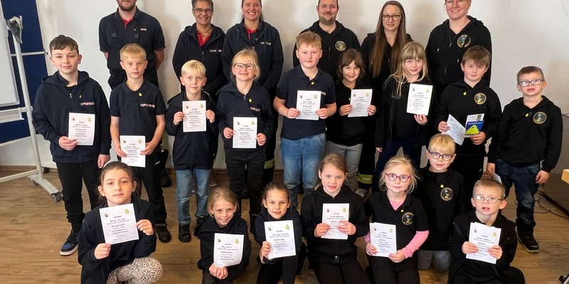 FFW Schiffdorf: Abnahme der Kinderflamme 1 in Spaden - 16 Kinder meistern erfolgreich die Prüfung - Foto: presseportal.de