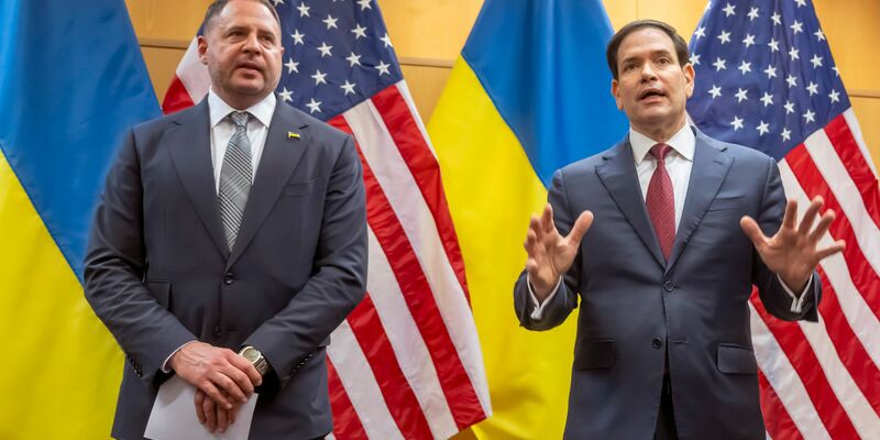 US-Außenminister Marco Rubio und der ukrainische Verhandlungsführer Andrij Jermak wollen am Sonntagabend erneut vor die Presse treten. - Foto: Martial Trezzini/KEYSTONE/dpa