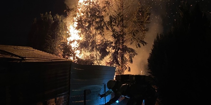 FW Lehrte: Feuer in Kleingartenkolonie - Foto: presseportal.de