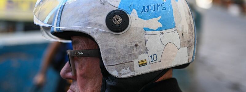 Der Largo Maradona gehört zu den wichtigsten Touristenattraktionen Neapels. (Archivbild) - Foto: Arne Dedert/dpa