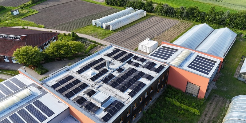 Peeek Industry Solutions GmbH stärkt die Unabhängigkeit von Unternehmen: Paris Freiherr von Troschke über Energieautarkie im Mittelstand - Foto: presseportal.de