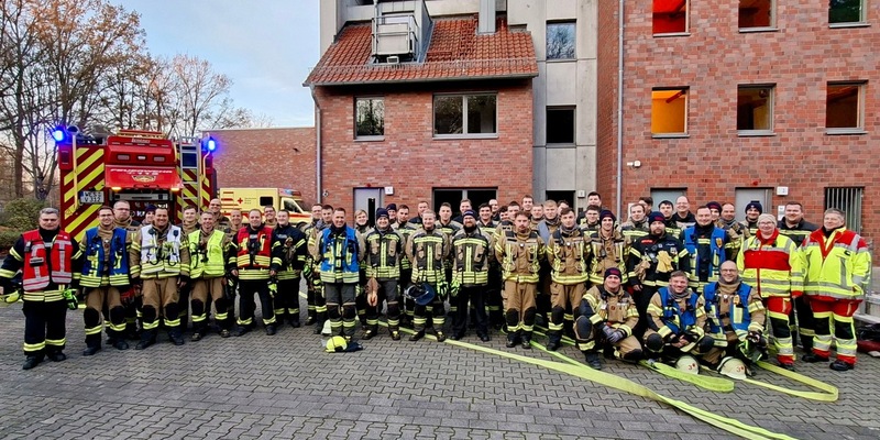 FW Hünxe: Feuerwehren aus Hamminkeln, Hünxe und Voerde trainieren gemeinsam in Münster - Foto: presseportal.de