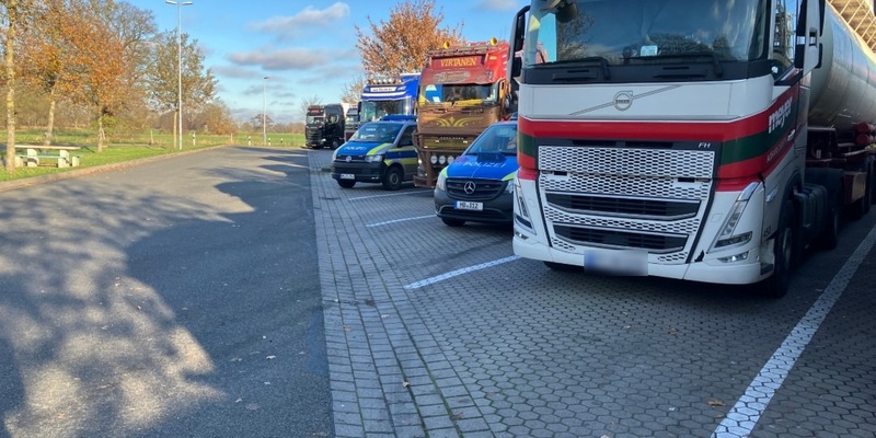 POL-ROW: ++ A1-Kontrollen: Polizei nimmt gewerblichen Güterverkehr ins Visier ++ - Foto: presseportal.de