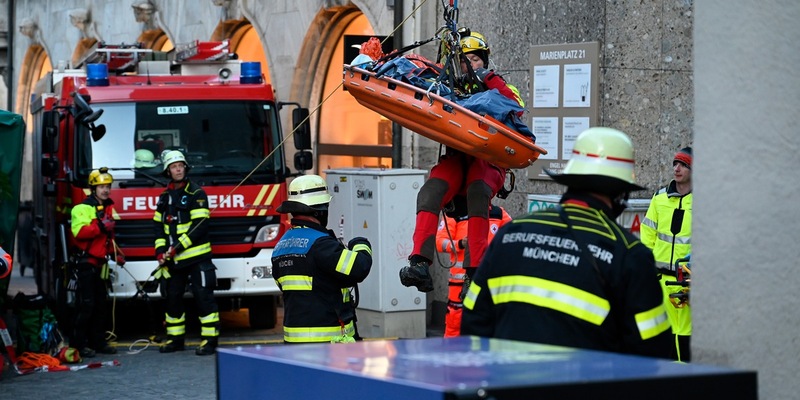 FW-M: Notfallrettung am Alten Peter (Altstadt) - Foto: presseportal.de