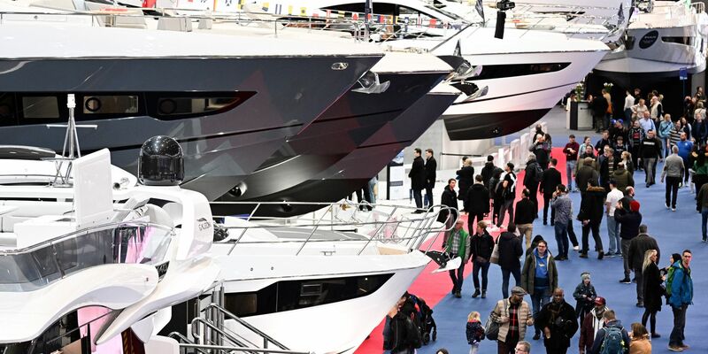 Für Luxusjachten geben die Reichen auch 2025 mehr Geld aus. (Archivbild) - Foto: Federico Gambarini/dpa