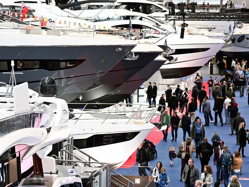 Für Luxusjachten geben die Reichen auch 2025 mehr Geld aus. (Archivbild) - Foto: Federico Gambarini/dpa