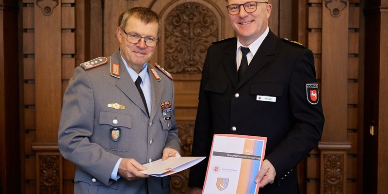 POL-H: Polizeidirektion Hannover und Schule für Feldjäger und Stabsdienst der Bundeswehr in Hannover profitieren in Aus- und Weiterbildung voneinander - Kooperationsvereinbarung geschlossen - Foto: presseportal.de