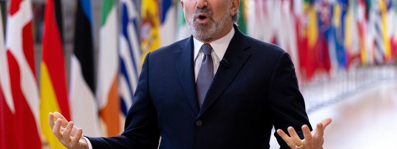 US-Handelsminister Howard Lutnick spricht mit Medien in Brüssel. - Foto: Omar Havana/AP/dpa