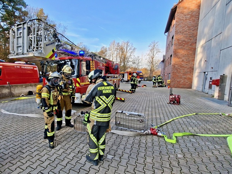 FW Voerde: Feuerwehren aus Hamminkeln, Hünxe und Voerde trainieren gemeinsam in Münster - Foto: presseportal.de