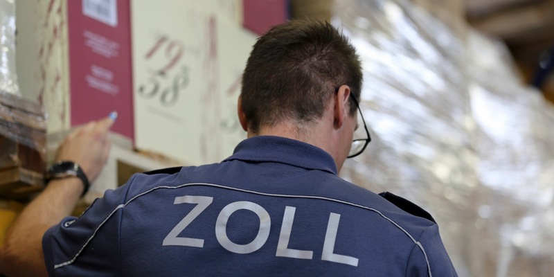 HZA-SI: Weihnachten und Black Friday: Wichtige Hinweise des Zolls zu Bestellungen und Geschenken aus dem Ausland - Foto: presseportal.de