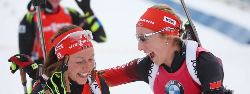 Laura Dahlmeier (l) und Franziska Preuß (r) kamen 2013 in den Weltcup. (Archivfoto) - Foto: picture alliance / dpa