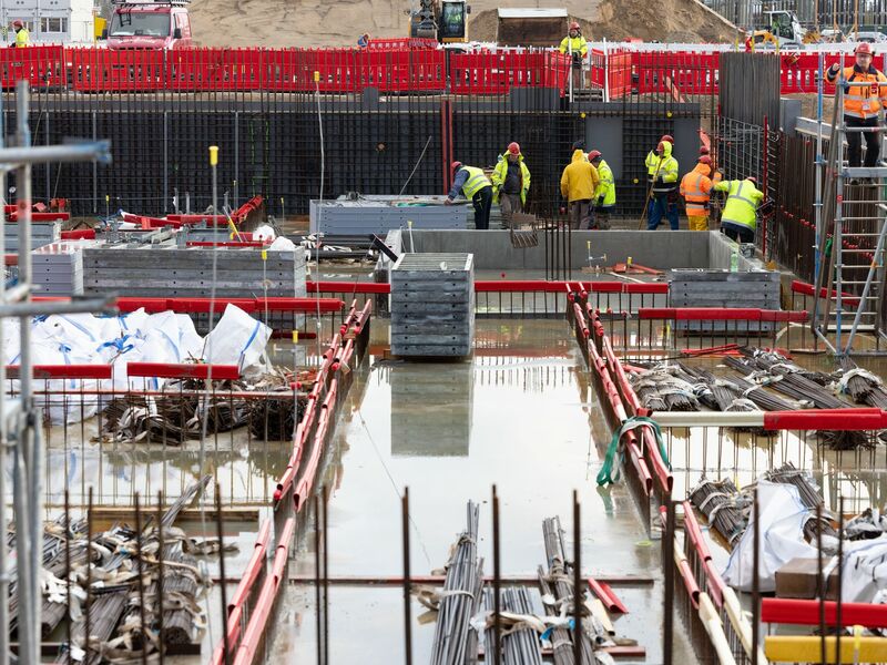 Großaufträge bringen das Baugewerbe voran.  - Foto: Ulrich Perrey/dpa