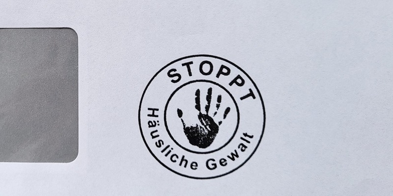 POL-WL: Beginn der 16-Tage-Kampagne gegen Gewalt an Frauen - Polizei zeigt Flagge - Foto: presseportal.de