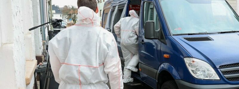 Am Tatort ermittelt die Polizei. - Foto: Brandon Lee Posse/dpa