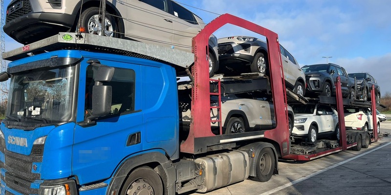 Mittelhessen: WETTERAUKREIS: + Überladen und zu hoch - Verkehrsdienst stoppt Autotransporter + Einbruch innerhalb von 20 Minuten + Klamotten gestohlen + Am Nachmittag eingebrochen + Straßenraub + - Foto: presseportal.de