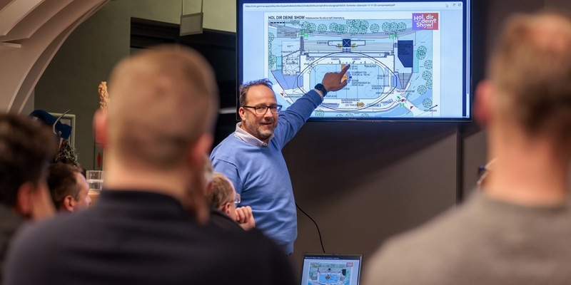 Nach der Redaktionskonferenz: Vorbereitungen in Schierke für „Hol dir deine Show!“ sind im vollen Gange - Foto: presseportal.de