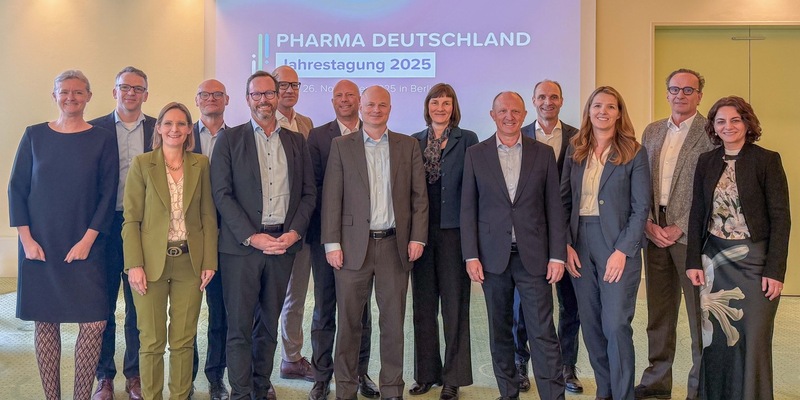 Pharma Deutschland erweitert Vorstand auf Mitgliederversammlung 2025 / Mitgliederversammlung wählt Hatice Camdere (Amgen GmbH), Susanne Lamminger (HexalAG/Sandoz) und Christian Thams (Johnson&Johnson) - Foto: presseportal.de