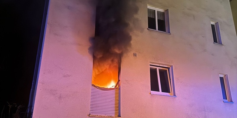 FW Mettmann: Wohnungsbrand in einem Mehrfamilienhaus - Foto: presseportal.de