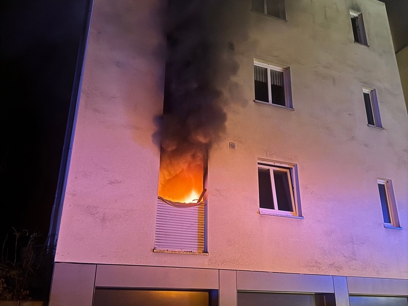 FW Mettmann: Wohnungsbrand in einem Mehrfamilienhaus - Foto: presseportal.de