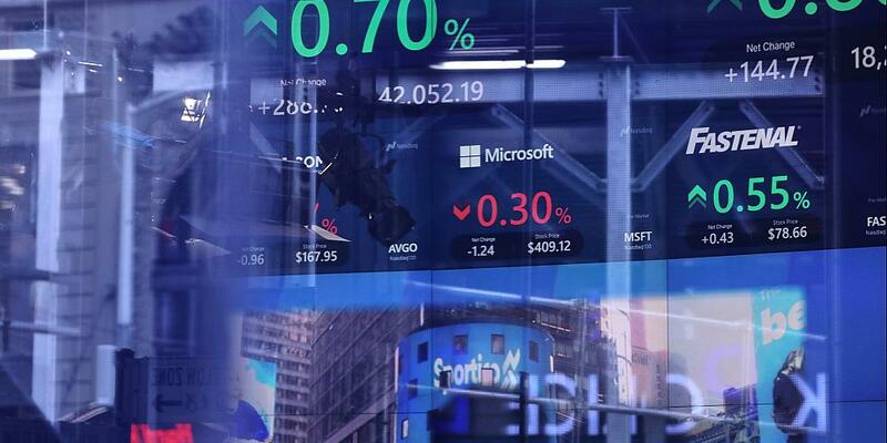 Börsenkurse von Microsoft und Fastenal (Archiv) - Foto: über dts Nachrichtenagentur