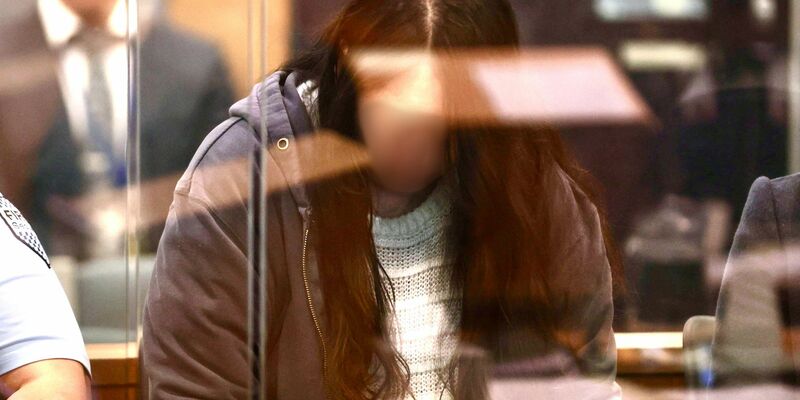 Die Angeklagte tritt ihre Haftstrafe in einer psychiatrischen Einrichtung an. (Archivbild) - Foto: Lawrence Smith/Pool Stuff/AP/dpa