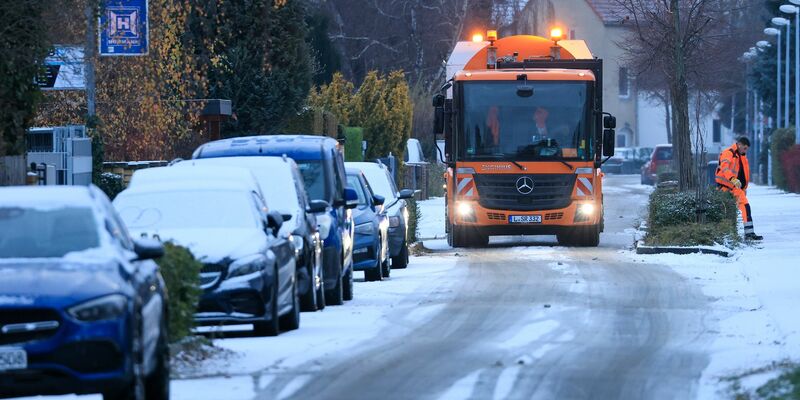 In Ostdeutschland kommt es am Mittwoch weiterhin in einigen Regionen zu Schnee, Frost und Glätte.  - Foto: Jan Woitas/dpa
