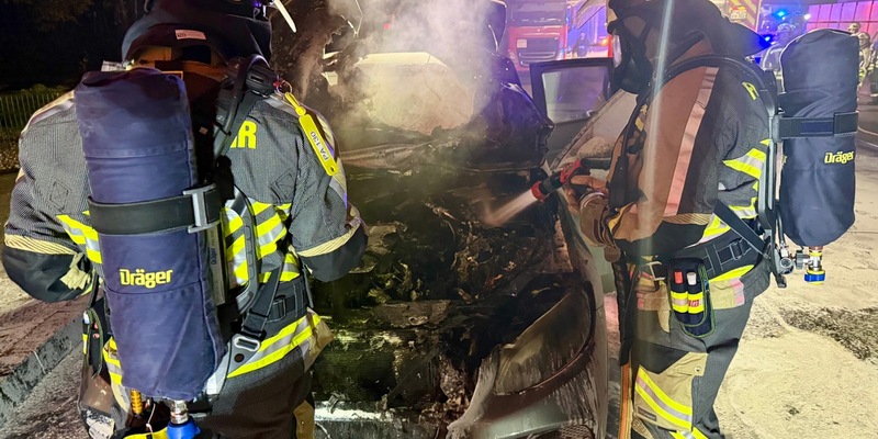 FW Hünxe: Brand an Tankstelle - Feuerwehreinsatz auf Rastplatz - Foto: presseportal.de