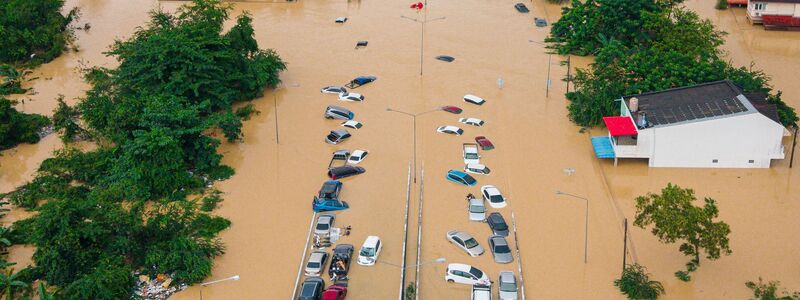 Besonders betroffen ist die Provinz Songkhla an der Grenze zu Malaysia. - Foto: Arnun Chonmahatrakool/AP/dpa