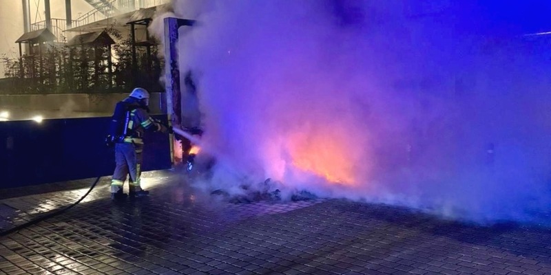 FW-RE: Brand mehrerer Mülltonnen in der Recklinghäuser Innenstadt - Foto: presseportal.de